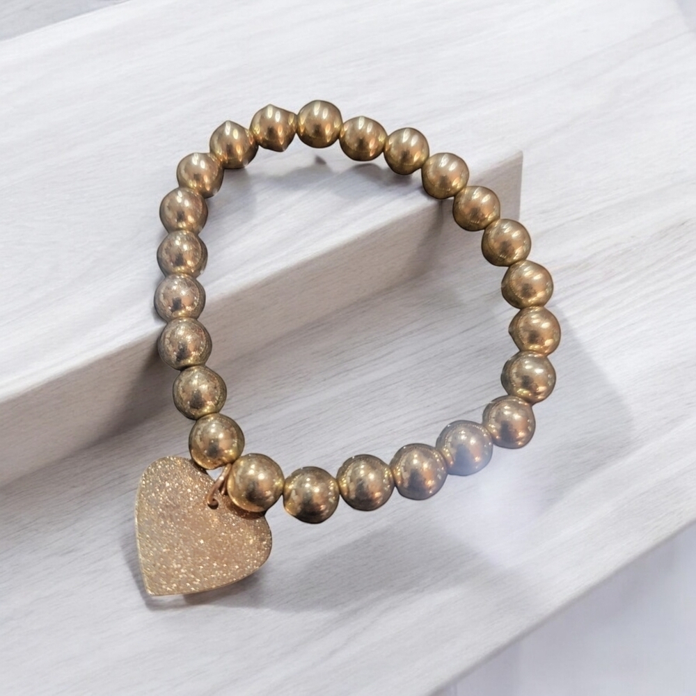 Gold bead heart bracelet